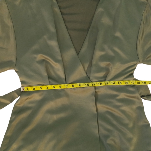 NWOT | Asos Design Women's Green Satin V-neck Wrap Tied Kimono Blouse | US 8 - Picture 6 of 10
